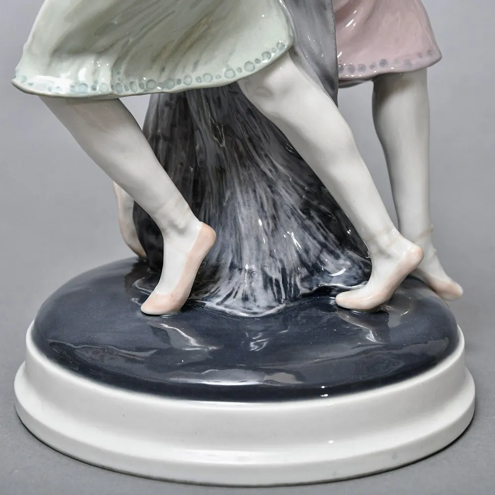 Антикварная Фарфоровая статуэтка «Танцующие девушки», Karl Ens Германия, первая половина ХХ века. 