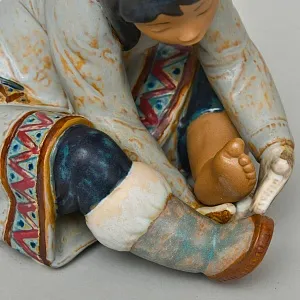 Фарфоровая Статуэтка  «Эскимос девочка - замерзла», Грес Lladro, Испания - 1985 год.