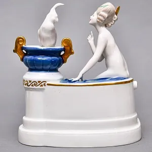Антикварная Фарфоровая статуэтка «Обнаженная девушка и попугай», ROSENTHAL Германия - 1924 год.