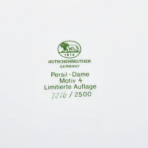 Коллекционная Фарфоровая тарелка серия Persil «Леди с розовым зонтиком», Hutschenreuther Германия.