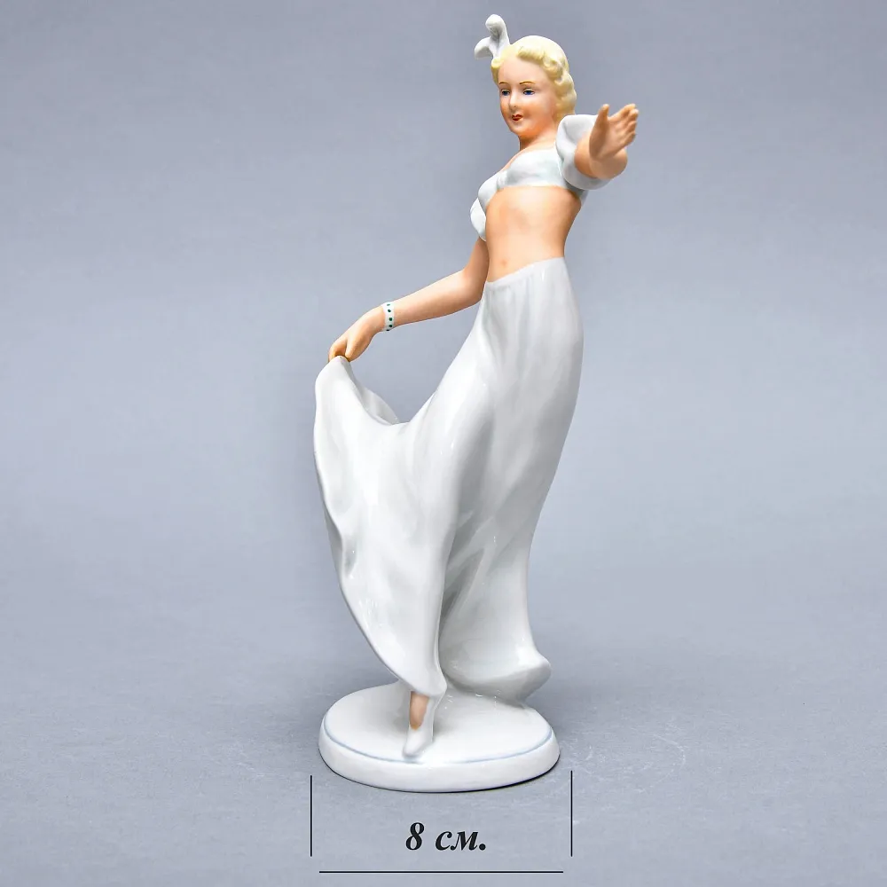 Фарфоровая статуэтка «ТАНЦОВЩИЦА» Н-24 см. Schau Bach Kunst  Германия - 1953 год.