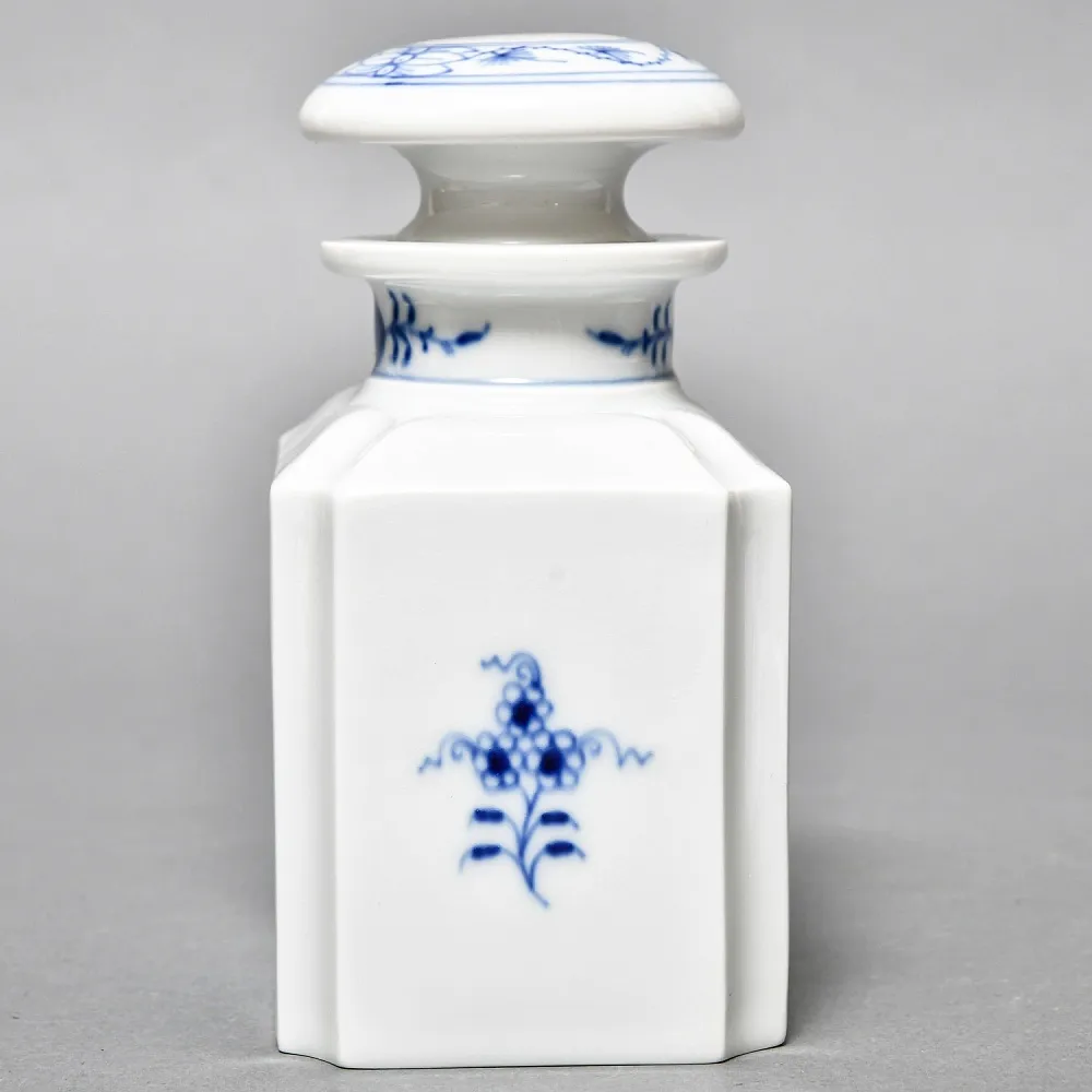 Фарфоровая Чайница с крышкой «Луковый узор», MEISSEN / МЕЙСЕН Германия - 1973 год. 