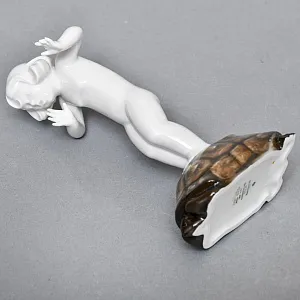 Антикварная Фарфоровая статуэтка «Девочка на черепахе», ROSENTHAL Германия, середина ХХ века.