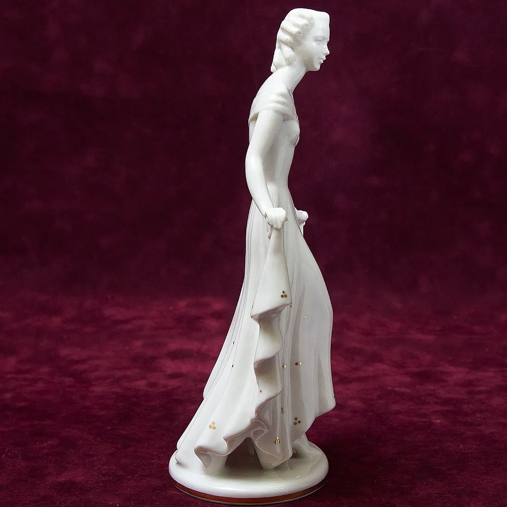 Фарфоровая Статуэтка «Девушка в белом платье», Hutschenreuther, Германия -1955-1968гг.