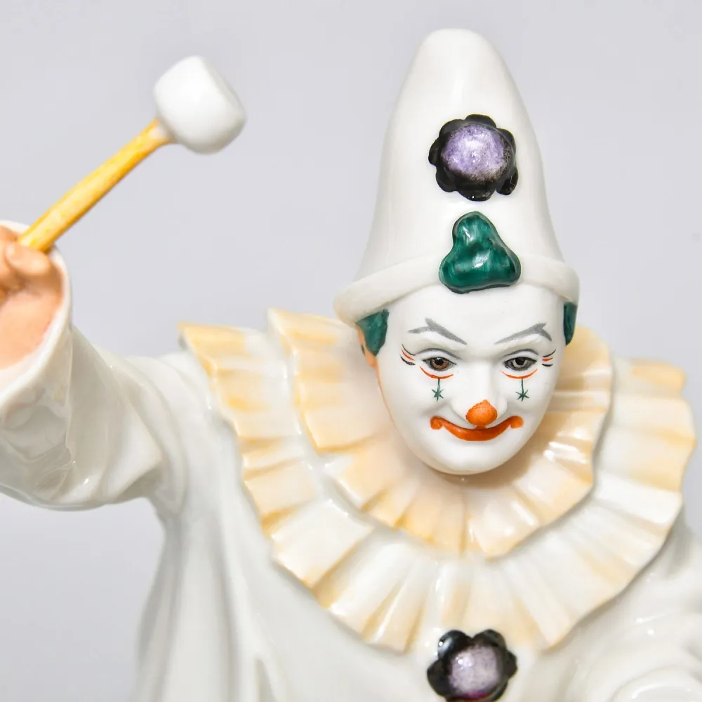 Коллекционная Фарфоровая статуэтка «КЛОУН. Паяц с барабаном», Hutschenreuther Германия.