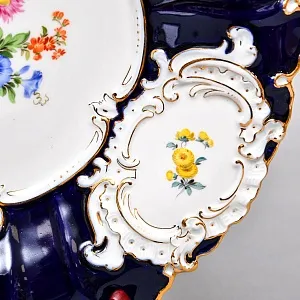 Коллекционное Фарфоровое Блюдо - Тарелка «Букет с маргариткой» Кобальт, MEISSEN Германия - 1955 год.