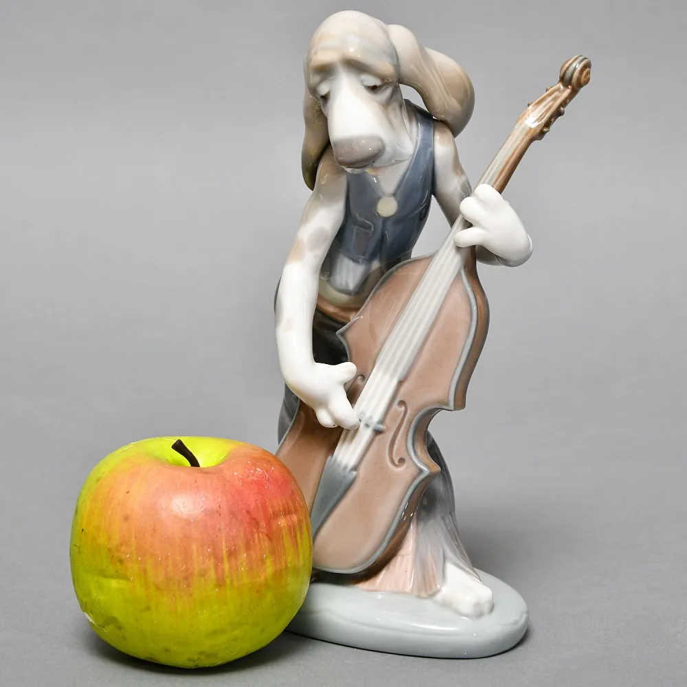 Коллекционная Фарфоровая статуэтка «Собака, играющая на контрабасе», Lladro Испания, 1971 - 1978 годы.