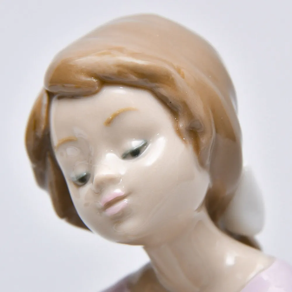 Авторская Фарфоровая статуэтка «Девочка с плюшевым мишкой», Lladro Испания - 1993 год.