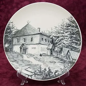 Бисквитная Графика, Декоративная Тарелка «ОХОТНИЧИЙ ДОМ» Фарфор, Германия - 1984г.