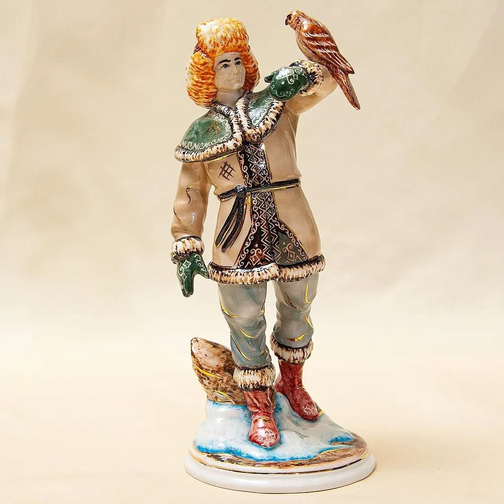 Авторская Коллекционная Фарфоровая Статуэтка «Охотник - Соколиная охота», Россия.