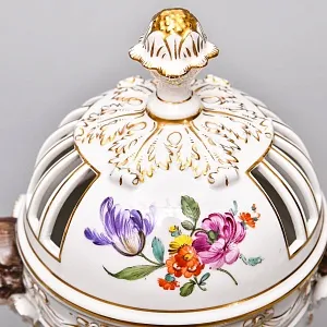 Парные Фарфоровые Вазоны - Вазы с крышками «ПУТТИ», SP Dresden / Potschappel Германия.