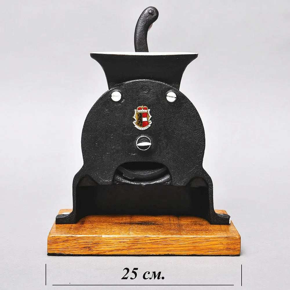 Большая Антикварная Чугунная Ручная Механическая Мельница №4, SALZBURG Австрия начало ХХ века.