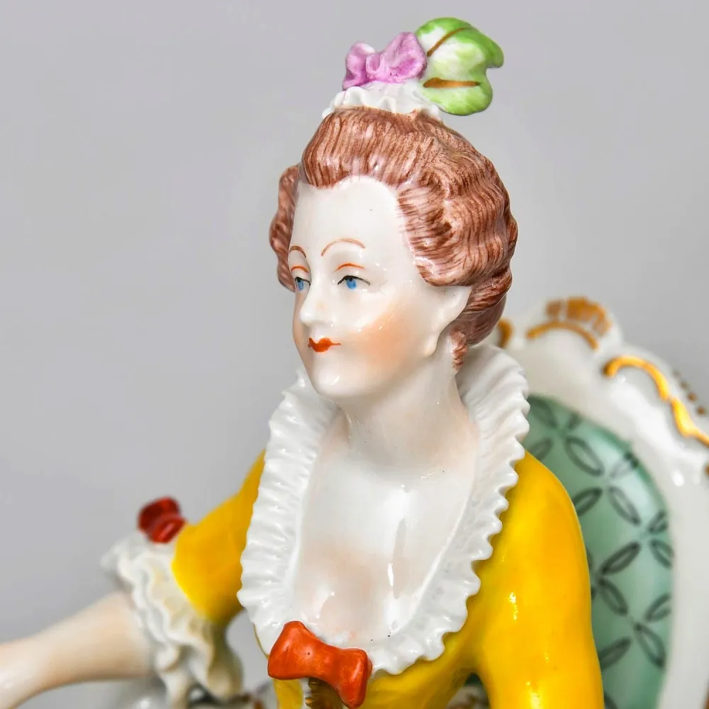 Коллекционные Парные статуэтки «Дама и Кавалер. Светская беседа», Фарфор SP Dresden, Германия.