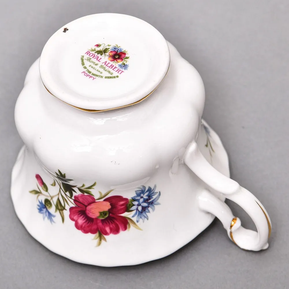 Коллекционная Фарфоровая Чайная пара «Букет анемонов», ROYAL ALBERT Англия.