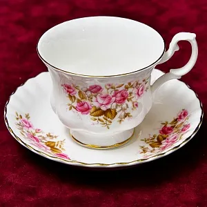 Коллекционная Фарфоровая Чайная пара «Розовая Роза», ROYAL ALBERT Англия, вторая половина ХХ века.
