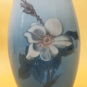 Фарфоровая Ваза «Цветы Шиповника», B&G Copenhagen Porcelain, Дания - 1962-1970гг.