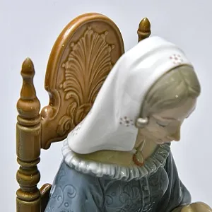 Редкость!!! Коллекционная Фарфоровая Статуэтка «ВЫШИВАЛЬЩИЦА», Lladro Испания -1974 год.