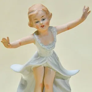 Коллекционная Фарфоровая статуэтка «Маленькая Танцовщица» ВАЛЕНДОРФ - WALLENDORF Германия.