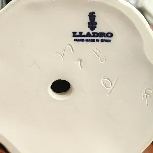 Фарфоровая статуэтка «Молодая Медсестра» из серии «Медицина» Lladro, Daisa, Испания - Н-36 см.