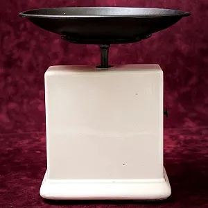 Кухонные Весы «Merkur» в Фарфоровом корпусе, D.R & G.M., Германия -1915 год.