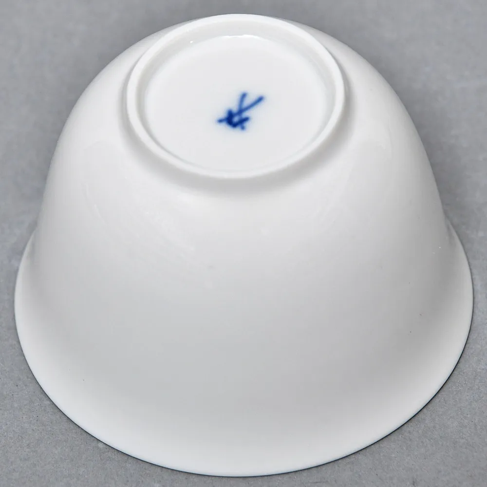 Коллекционная Фарфоровая Кофейная пара - пиала с блюдцем  MEISSEN / МЕЙСЕН, Германия.