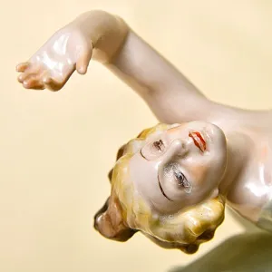 Авторская Коллекционная Статуэтка «ПОДРУГИ. ТАНЕЦ», фарфор Hutschenreuther, Германия 1955-1968 годы. 