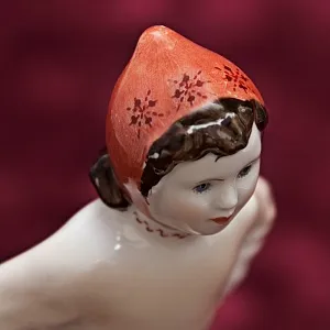 Фарфоровая Статуэтка «На катке», ЛФЗ СССР -1950-60 годы ХХ века.