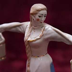 Фарфоровые Статуэтки - Композиция «Тихий Дон» Россия, Кисловодский ФЗ - 2001 год.