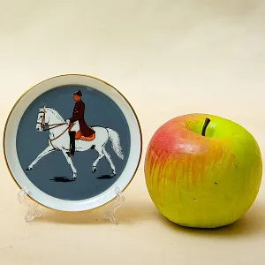 Набор небольших Фарфоровых тарелок «Высшая Испанская Школа Верховой езды в Вене» - 4 шт. Furstenberg Германия.