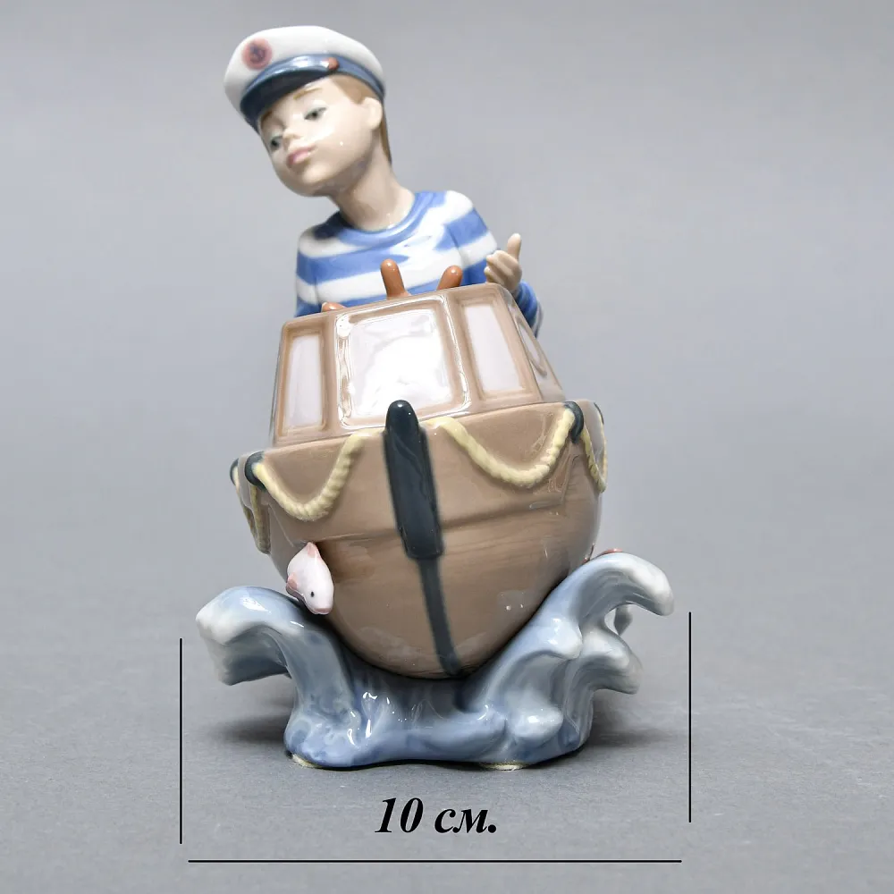 Коллекционная Фарфоровая статуэтка «Маленький капитан», Lladro Испания, 1993 - 1996 годы.