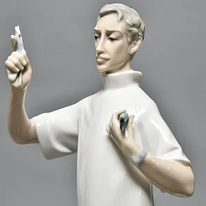  Коллекционная Фарфоровая статуэтка «Врач - Стоматолог», Lladro Испания, 1977 год.
