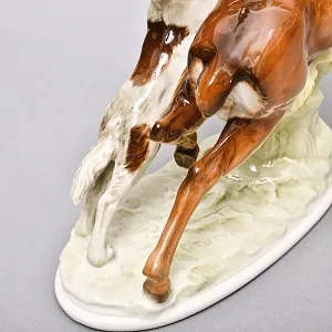 Коллекционная Фарфоровая статуэтка «Охота. Олень и собака», Hutschenreuther Германия.