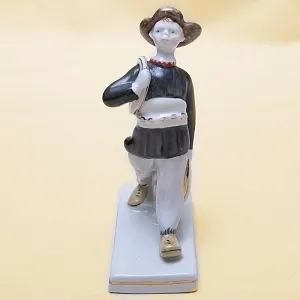 Коллекционная Фарфоровая статуэтка «Юный электрик», ДФЗ Вербилки СССР, середина ХХ века. 