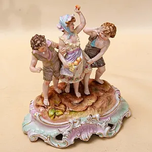 Антикварная Фарфоровая Статуэтка «Хулиганы», C.G.SCHIERHOLZ & SON Германия -1865 -1907 годы.