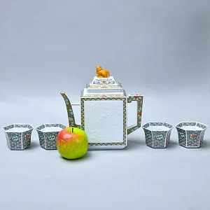 Фарфоровый Чайный сервиз на 4 персоны «Японский символизм», Япония - конец ХХ века.