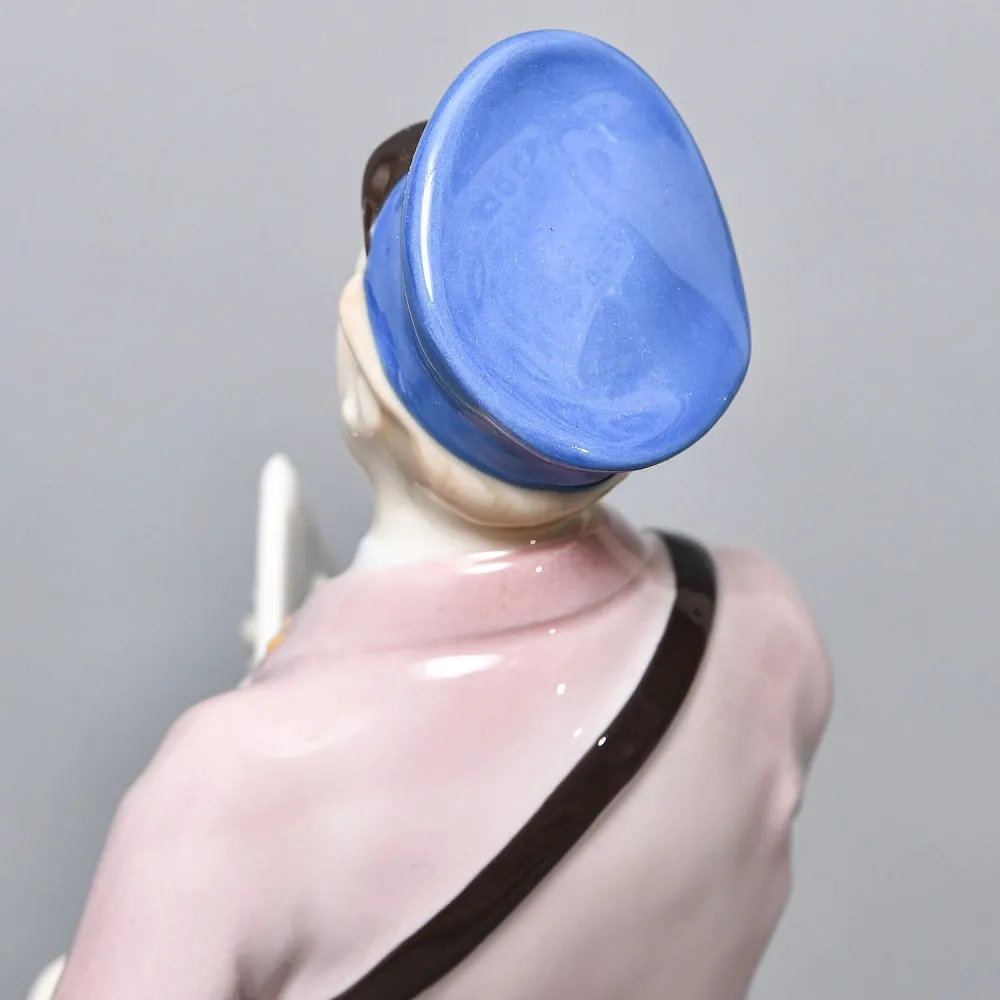 Коллекционная Фарфоровая статуэтка «ПОЧТАЛЬОН», Grafenthal Германия, 1985 - 1990 года. 