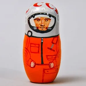 Авторский Сувенир - Памятный Подарок - «Матрёшка - Космонавты СССР», Дерево - Россия. 