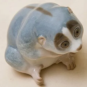 Коллекционная Фарфоровая статуэтка «Лемур Лори», ИФЗ Россия - 2018 год.