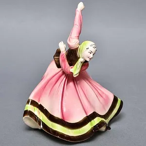 Коллекционная статуэтка «Народный Танец», Фаянс, HERTWIG Германия, 1941 - 1958 годы. 