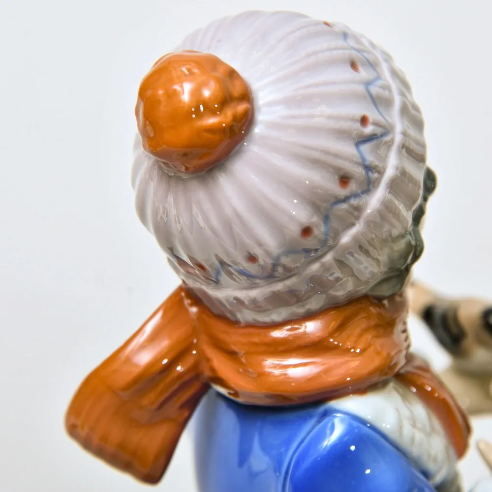 Коллекционная Фарфоровая статуэтка «Морозная зима или Девочка с птицей», Lladro Испания, 1985 год.