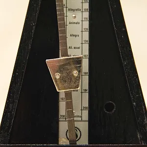 Старинный Механический Метроном в деревянном корпусе, System MAELZEL Германия - 50 гг.