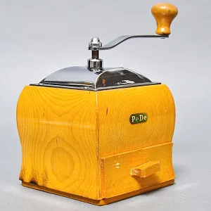 Коллекционная ручная механическая кофемолка «PeDe» Голландия, середина ХХ века.