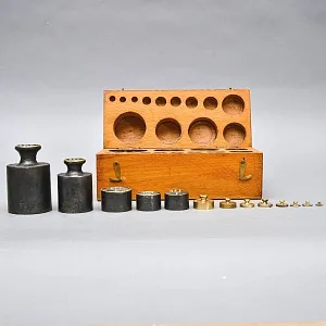 Большой Антикварный Набор Латунных Гирь и разновесов - 13 штук, Германия начало ХХ века..