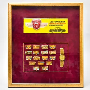 Памятное Подарочное Панно - Значки «Автомобили Горьковского автозавода»,  ГАЗ - СССР - 1984 год. 