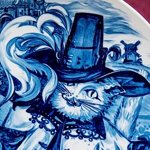 Коллекционная Тарелка - Блюдо «КОТ В САПОГАХ» Фарфор, MEISSEN / МЕЙСЕН Германия -1980 год.