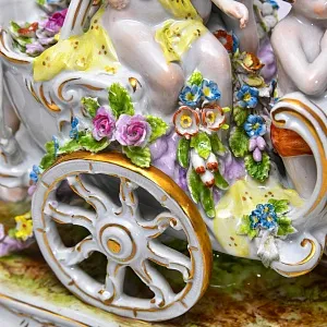 Коллекционная Фарфоровая статуэтка «ПУТТИ - Триумфаторы», Scheibe-Alsbach Германия.