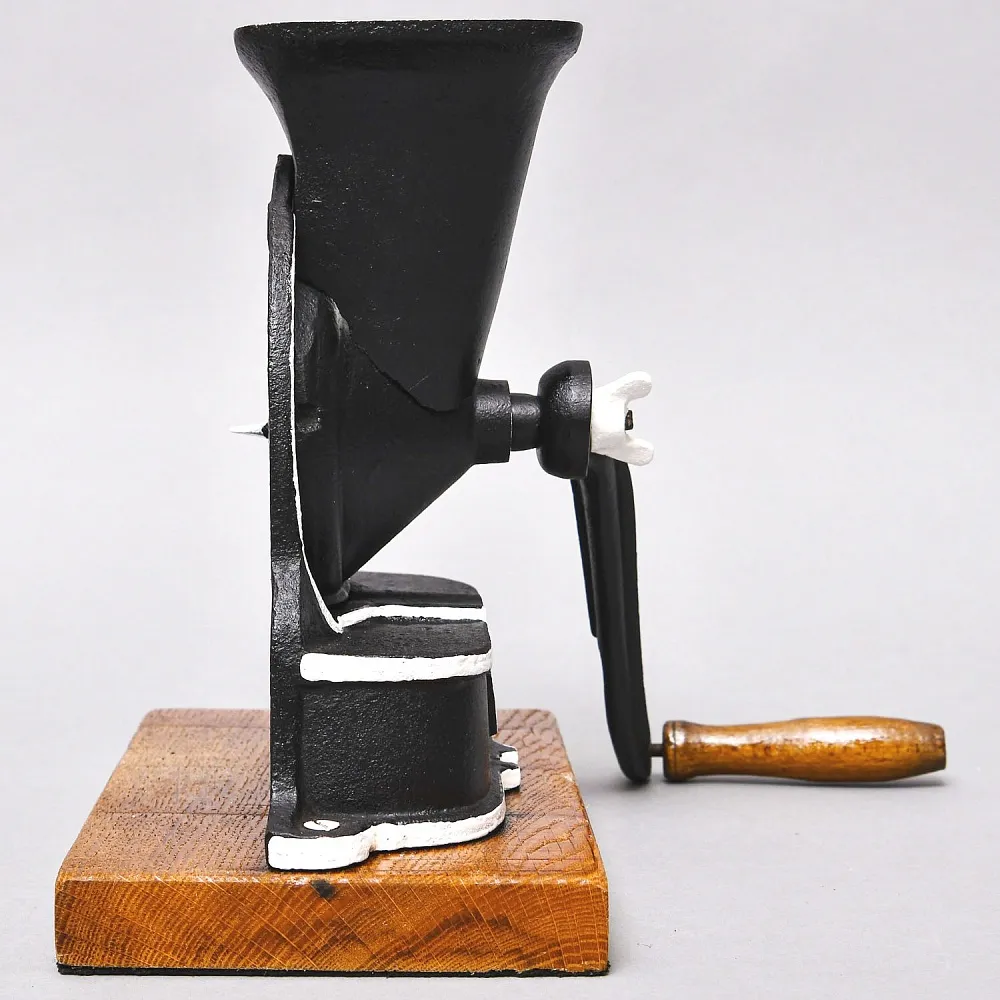 Большая Антикварная Чугунная Ручная Механическая Мельница №4, SALZBURG Австрия начало ХХ века.