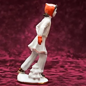 Фарфоровая Статуэтка «На катке», ЛФЗ СССР -1950-60 годы ХХ века.