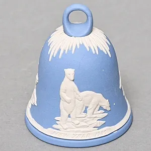Коллекционный Фарфоровый Колокольчик «Белые медведи - 1980 год», WEDGWOOD Англия.