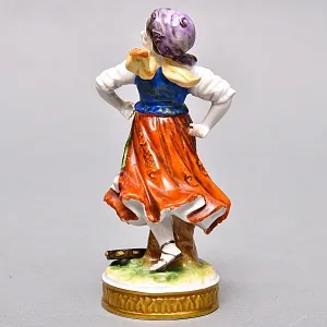 Коллекционная Фарфоровая Статуэтка «Девочка - танцовщица в оранжевом шарфике», VOLKSTEDT Германия -50 гг.